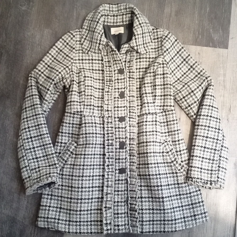 Rewind Women’s Houndstooth Coat Ruffle Trim Button Front Jacket Black Gray Sz S - Picture 9 of 14